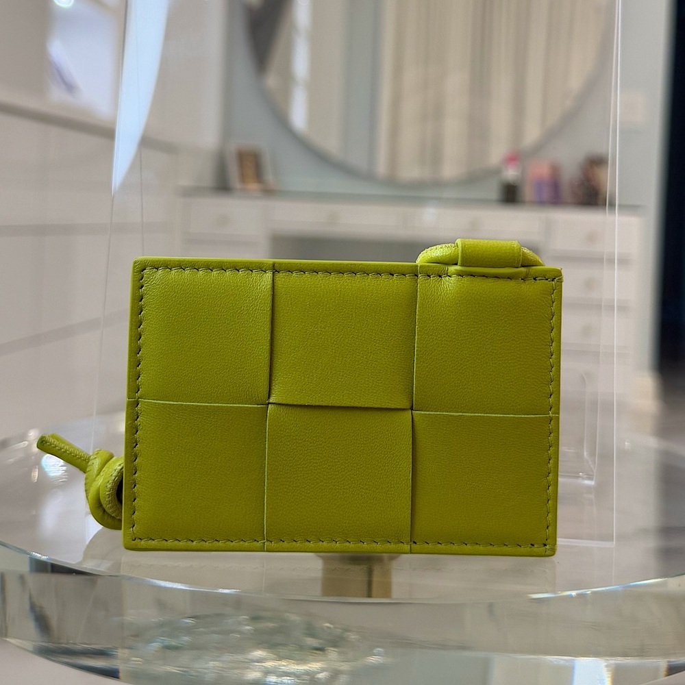 NWT Bottega Veneta Intreccio Badge Holder